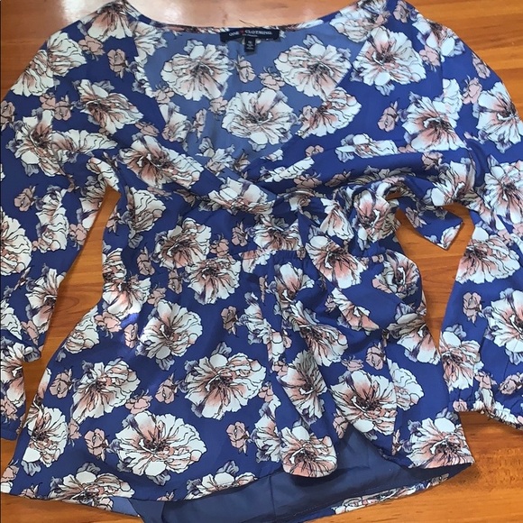 🚫sold🚫One clothing wrap blouse - Picture 4 of 5